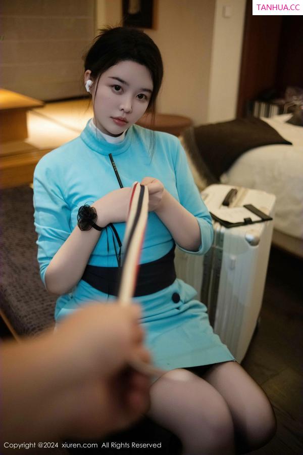   [XiuRen]高清写真图 2024.12.17 No.9609 樱桃小犊子 黑丝美臀第8张图片